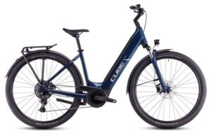 VTC Électrique Cube Touring Hybrid One 625 Easy Entry Shimano Cues 9V 625 Wh 700 mm Bleu Deep Sea 2025