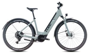 VTC Électrique Cube Nuride Hybrid Performance 625 Allroad Easy Entry Shimano Cues 9V 625 Wh 29'' Gris Vert Swamp 2025