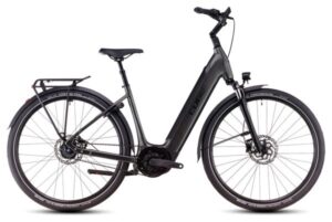 Vélo de Ville Électrique Cube Supreme Hybrid Deluxe One 625 Easy Entry Shimano Nexus 8V Courroie 625 Wh 700 mm Gris Noir Slate 2025