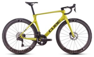 Vélo Cube  Agree C:62 Race flashlime´n´black 2025